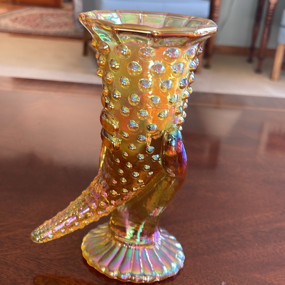 Fenton 6 inch Hand Cornucopia Carnival hobnail glass gold, with sticke… - Picture 3 of 11